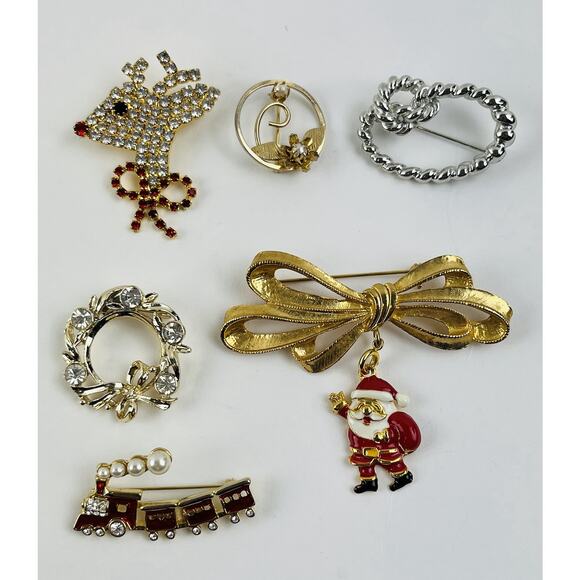 Vintage Christmas Brooches Lot 6 Sparkle Rhinestones Santa Phister Jerrys Wreath - Picture 1 of 14